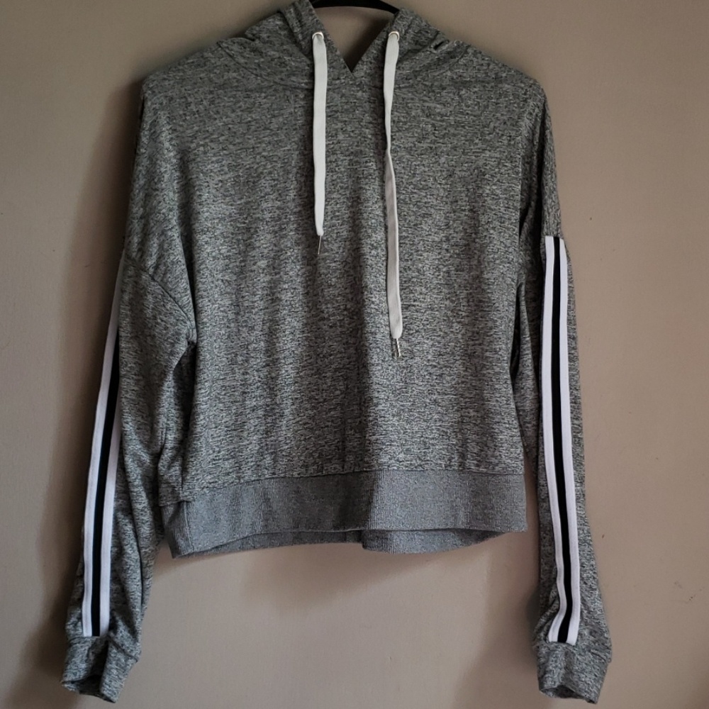 NWOT Crop top sweatshirt